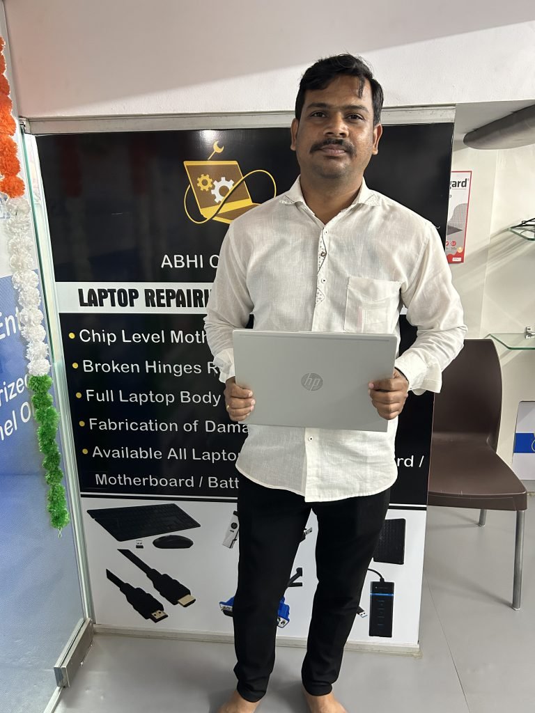 Customer with purchased laptop